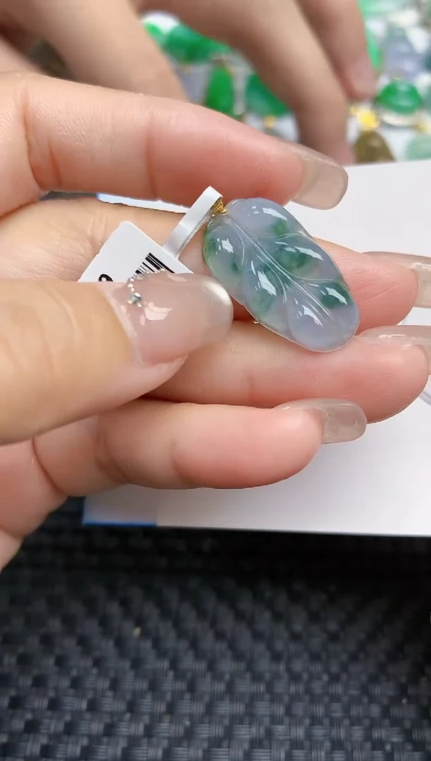 颈饰18K金镶嵌翡翠天然缅甸A货翡翠百元以上9元证书费自理