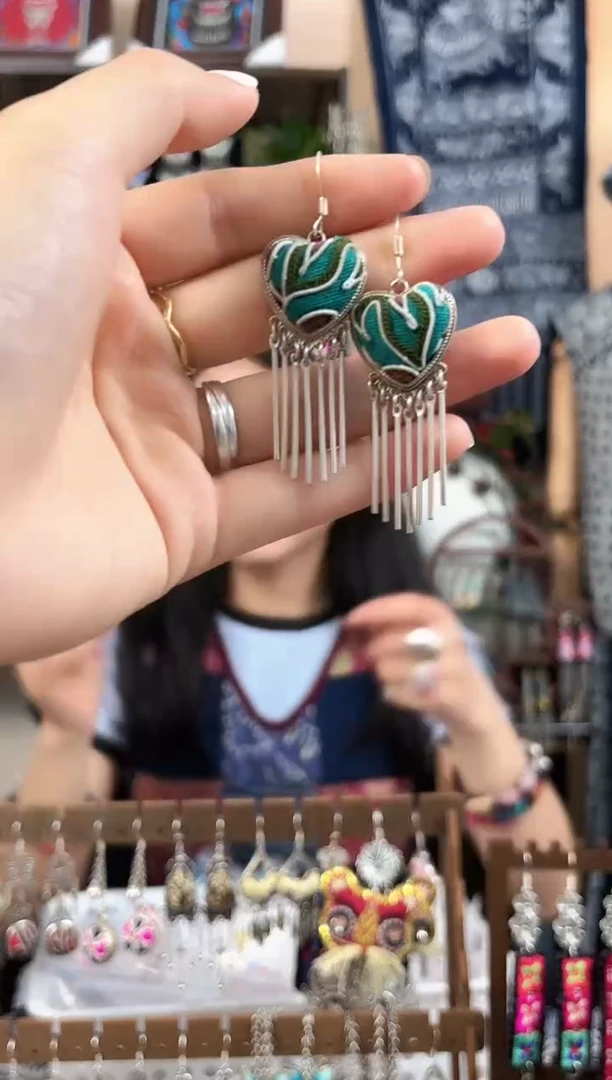 织绣民族风非遗老绣饰品1811