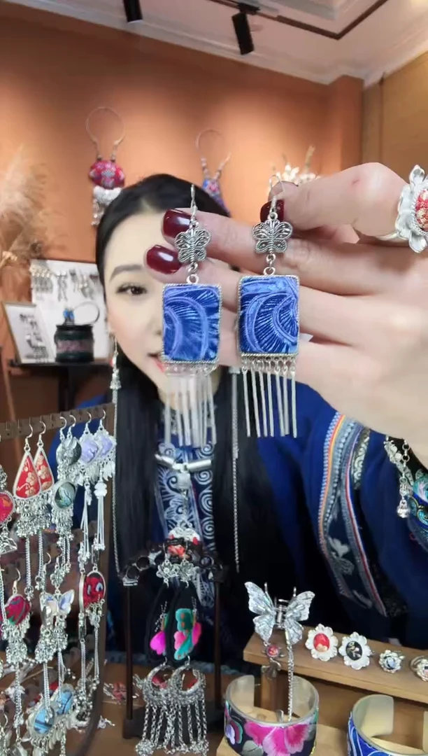 【闪购商品】刺绣纯手工民族风耳环