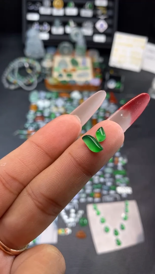 【闪购商品】翡翠挂件未镶嵌随行