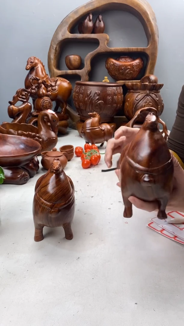 香樟木A16精品唐马摆件/尺寸18*19*8