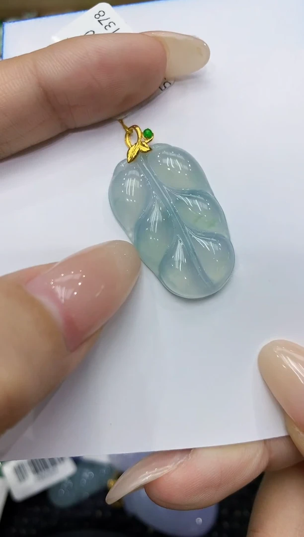 翡翠18K金镶嵌颈饰111111111111