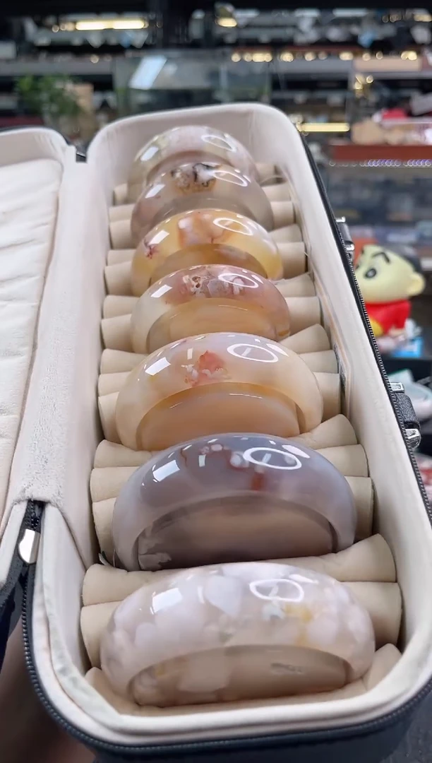 未镶嵌手镯石英质玉尘*丷圈口 （赠品镯心）