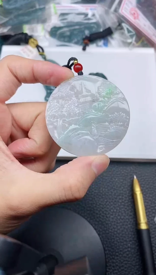 颈饰未镶嵌翡翠