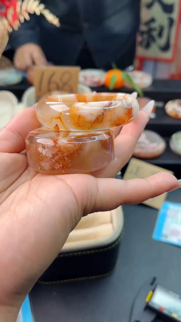 【闪购商品】石英质玉手镯未镶嵌赠送镯心（53圈口）