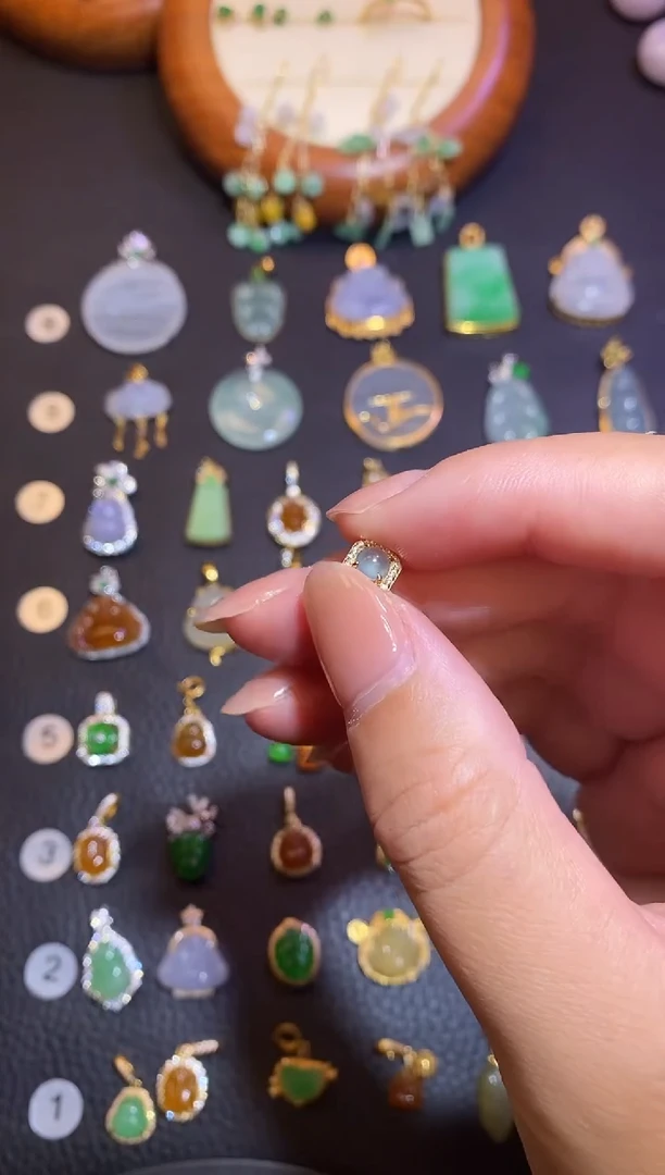 颈饰银S925镶嵌翡翠a货翡翠