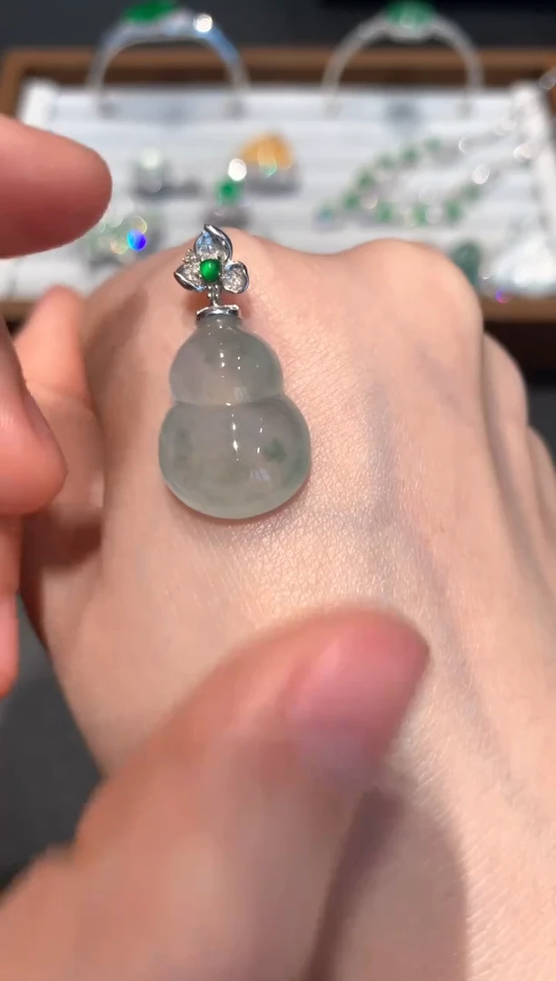 【闪购商品】翡翠颈饰18K金镶嵌1600