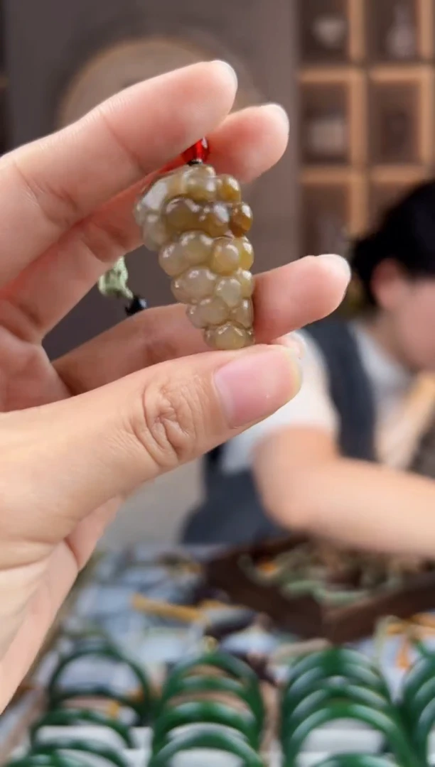 颈饰未镶嵌和田玉拍一发一，拍一发一