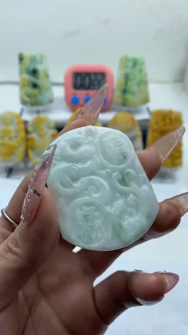 【闪购商品】翡翠颈饰未镶嵌挂件