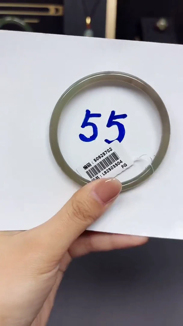 未镶嵌手镯和田玉5702