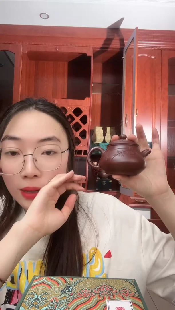 茶壶紫砂紫袍玉砂君子兰刻绘潘壶150cc