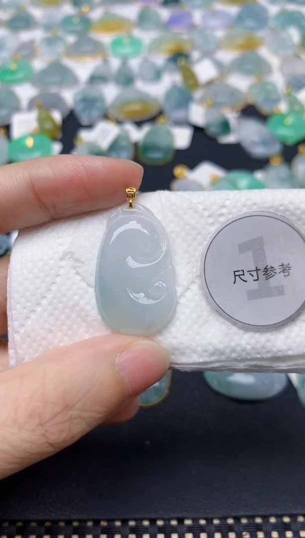 翡翠18K金镶嵌颈饰天然缅甸A货翡翠