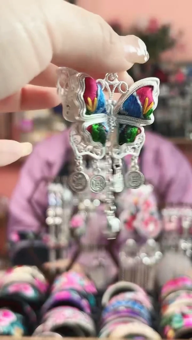 艺枝独绣手工饰品250