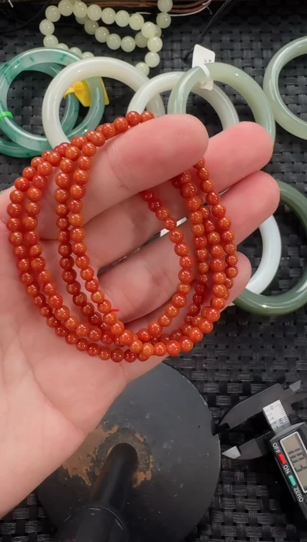 颈饰未镶嵌南红玛瑙多圈