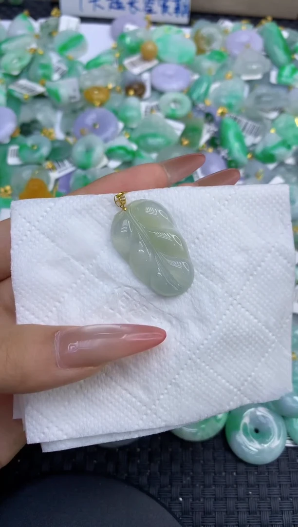 颈饰18K金镶嵌翡翠天然缅甸A货翡翠