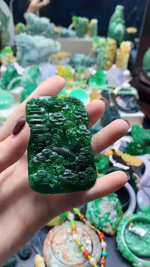 颈饰未镶嵌翡翠麻****阳天然缅甸a货翡翠