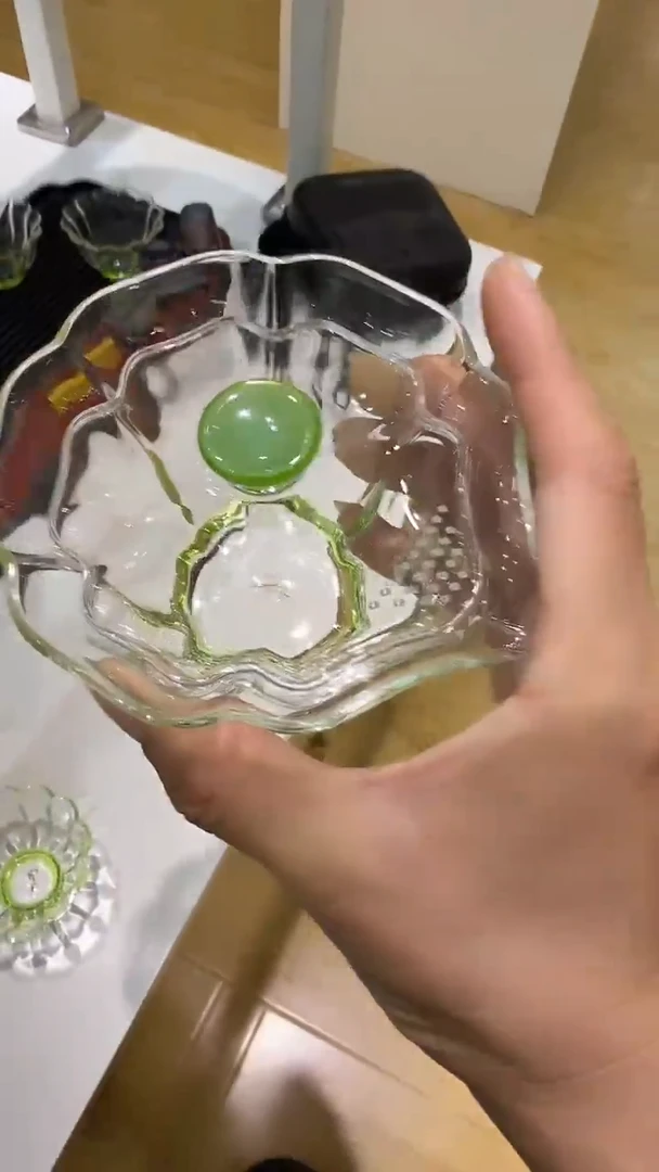 糖***娃玉见咏露玻璃盖碗