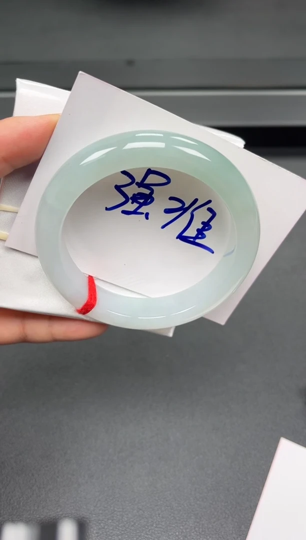 未镶嵌手镯翡翠多人