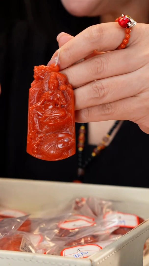 吊坠(不含链)未镶嵌南红玛瑙保山雕刻件