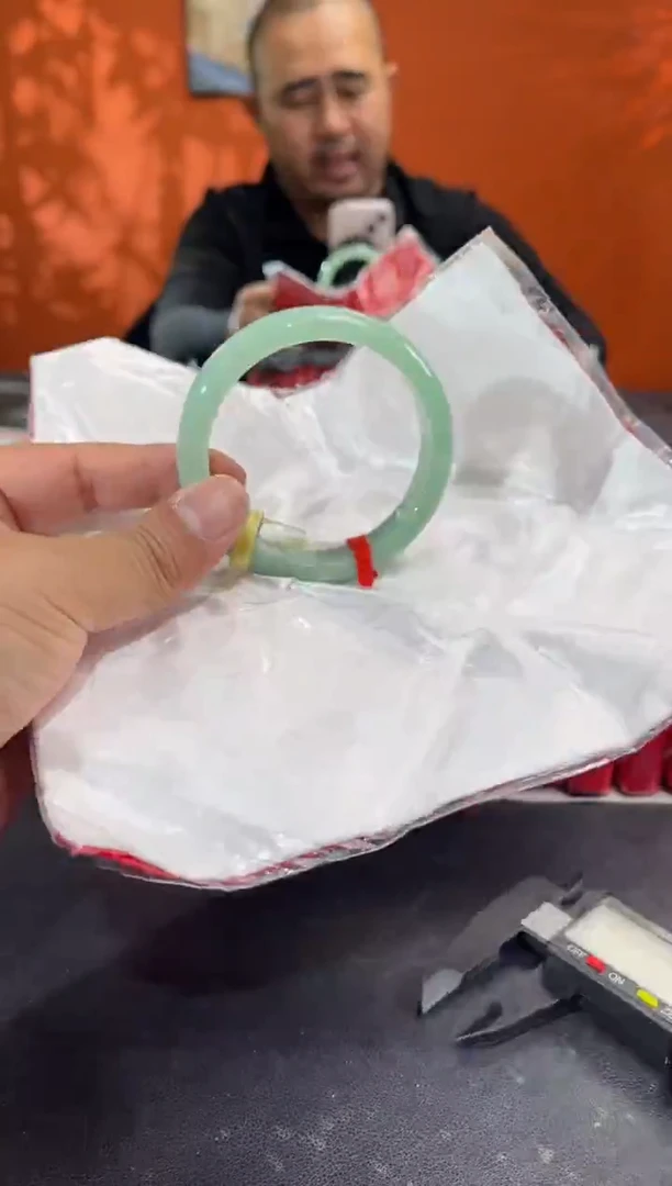 未镶嵌手镯翡翠2