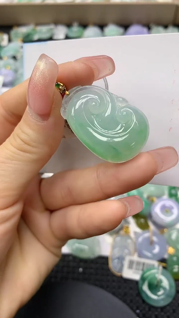 颈饰18K金镶嵌翡翠a货支持复检百元以上9元证书费自理