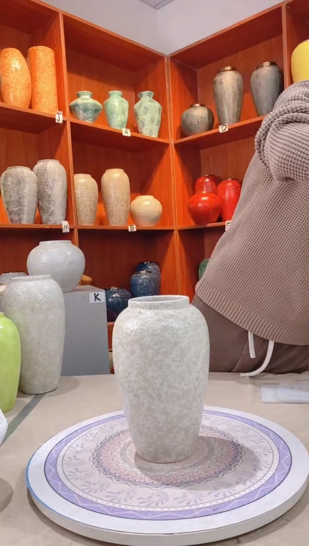 【闪购商品】瓶茶白 中号 陶瓷花瓶 无花