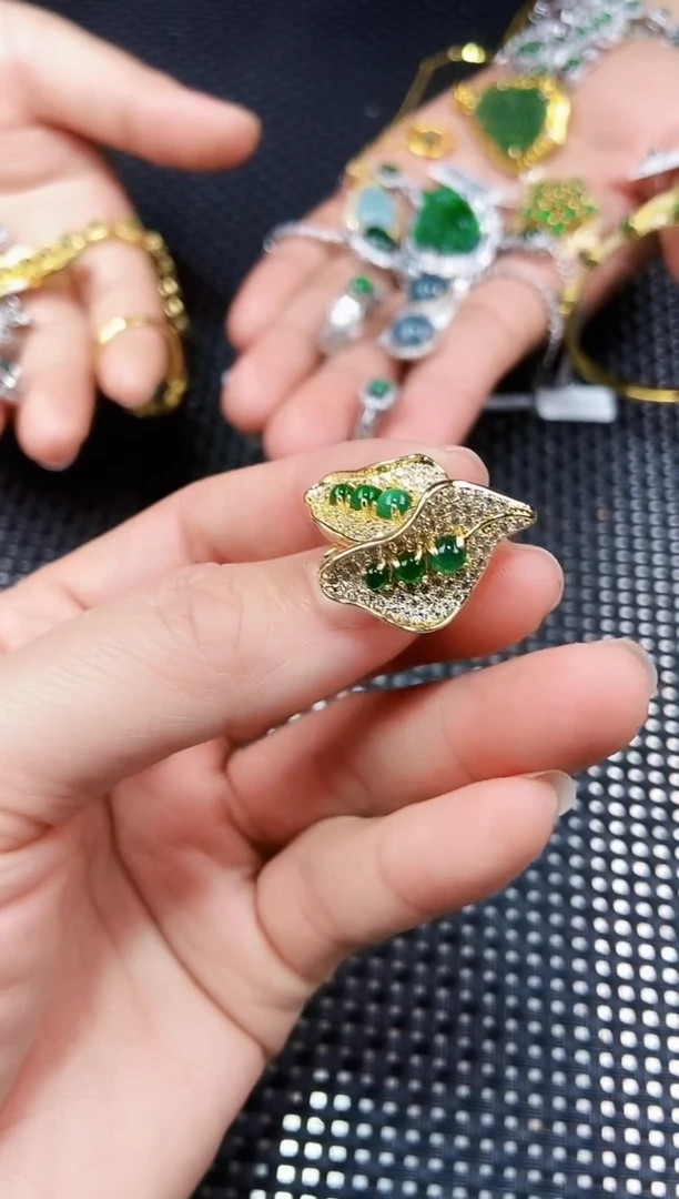 【闪购商品】翡翠耳饰未镶嵌11111111