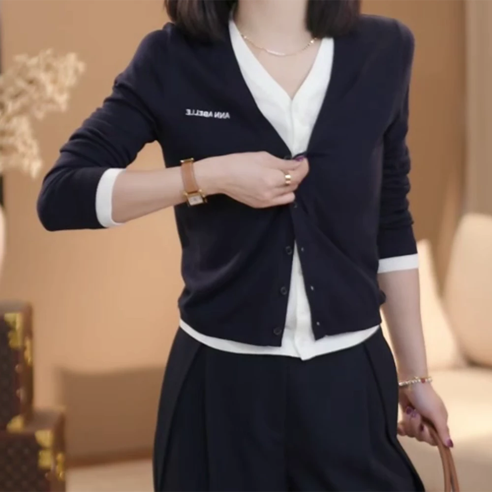 秋季新款时尚精致的假两件设计款长袖毛织开衫上衣C5932