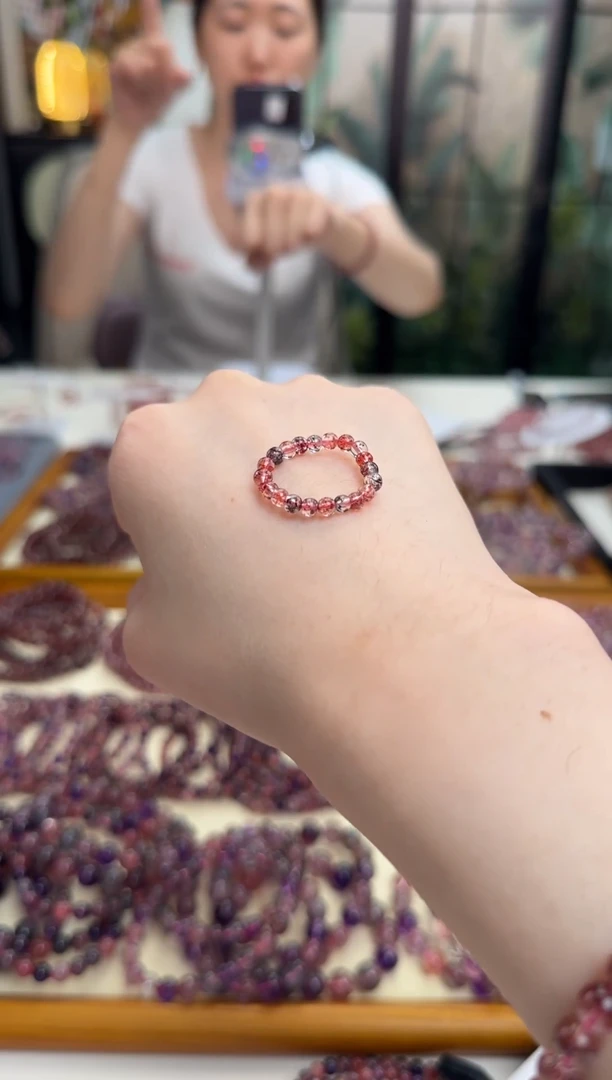 未镶嵌戒指水晶全面金草莓戒指 多样性发一