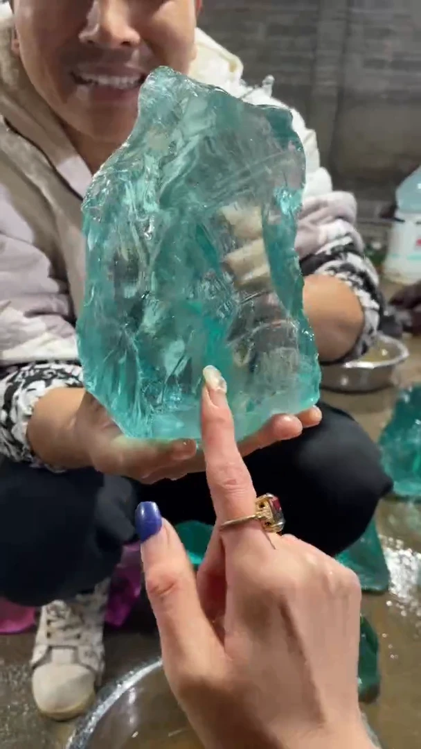 新疆托帕石原石摆件