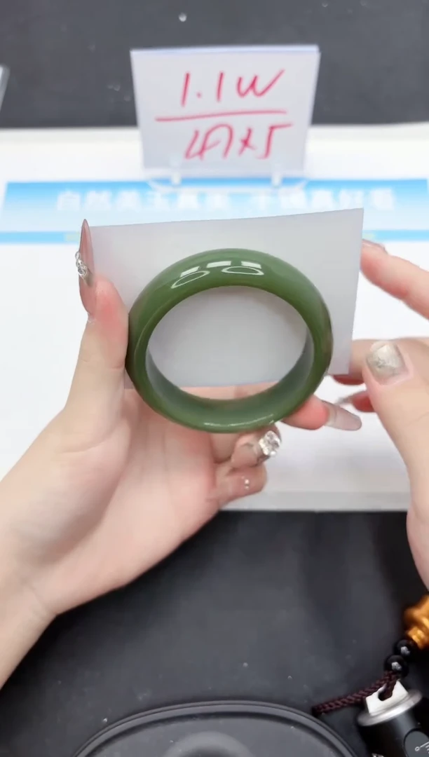 【闪购商品】石英质玉手镯未镶嵌100-57