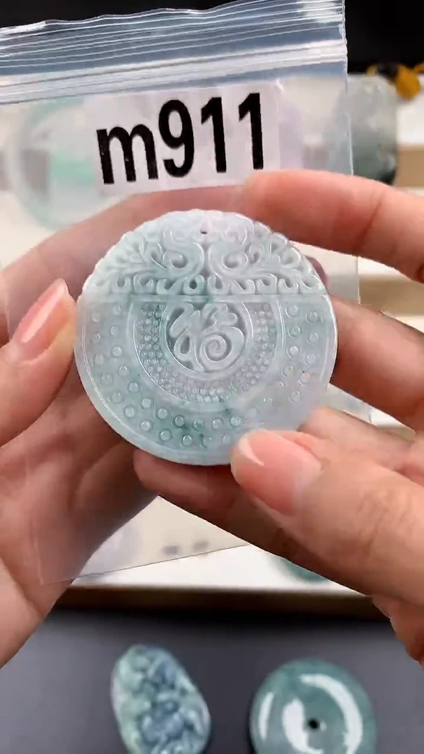 颈饰未镶嵌翡翠天然翡翠吊坠挂件