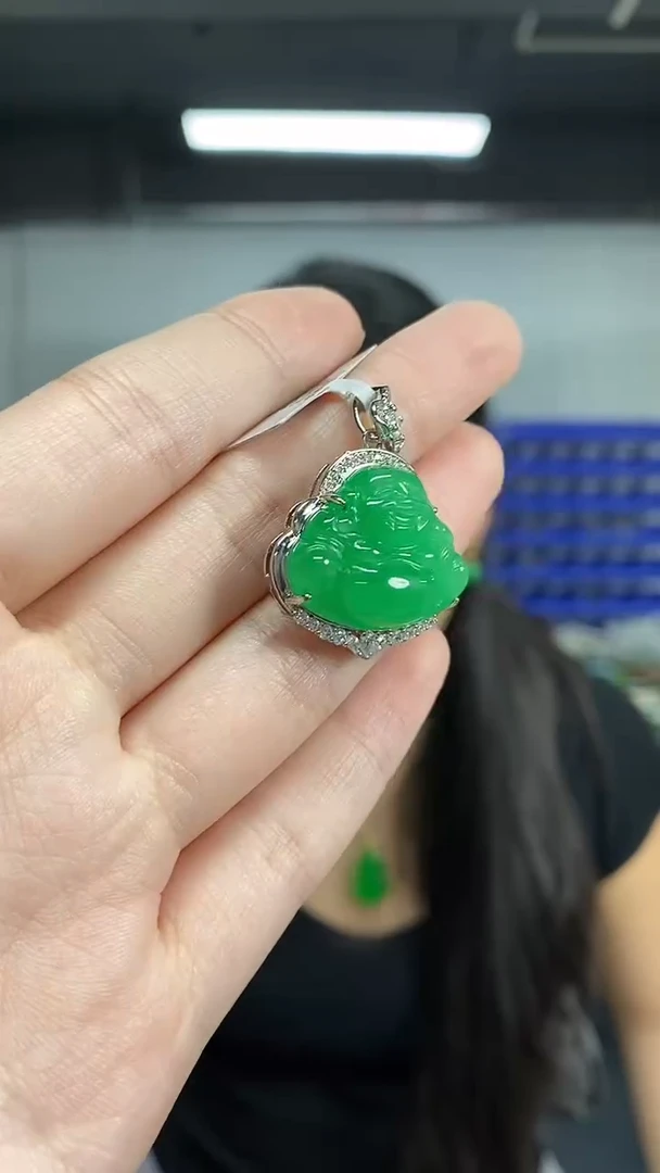 颈饰未镶嵌翡翠多样性发其一颜色微差