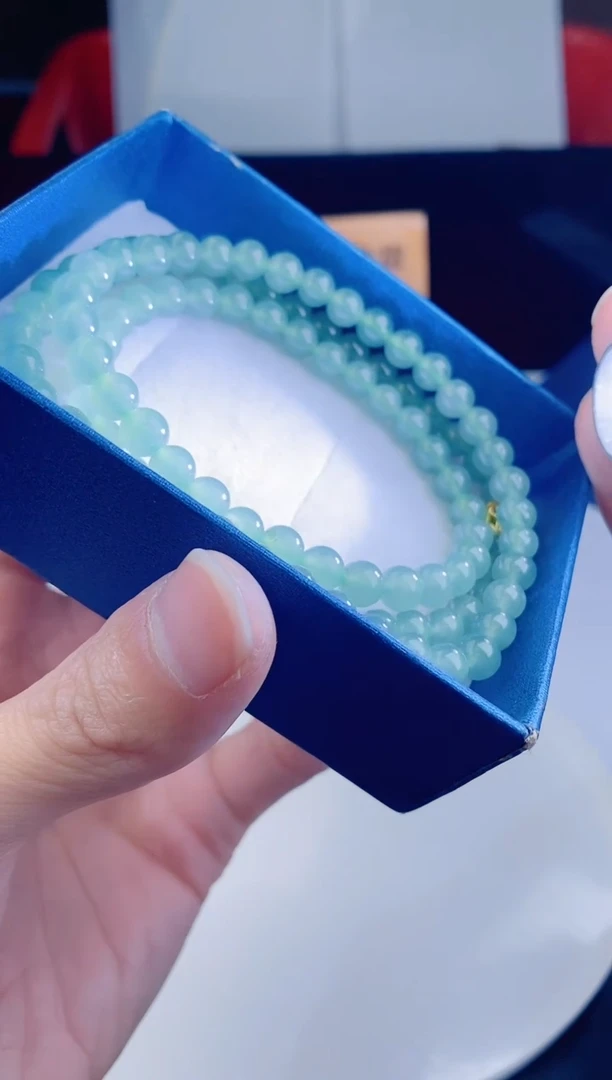 颈饰未镶嵌翡翠`