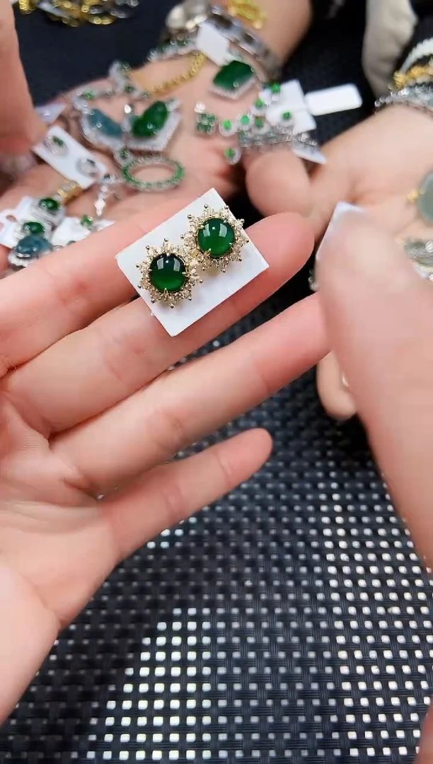 【闪购商品】翡翠耳饰未镶嵌11111111