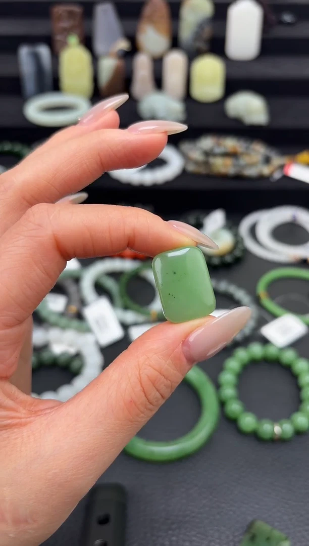 未镶嵌和田玉挂件碧玉挂件