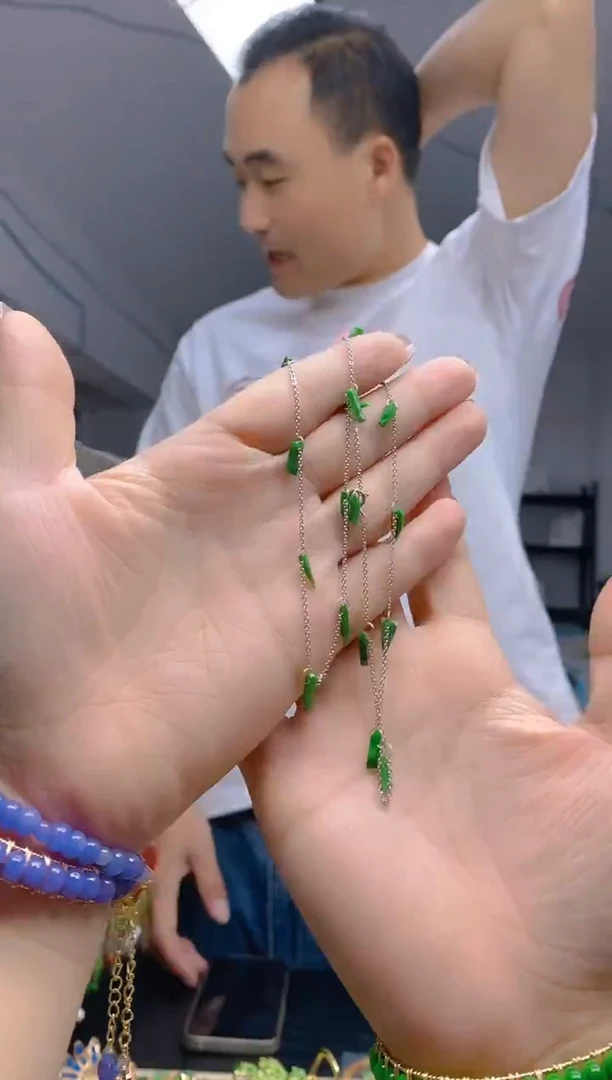 【闪购商品】翡翠耳饰银S925镶嵌228翡翠锁骨链