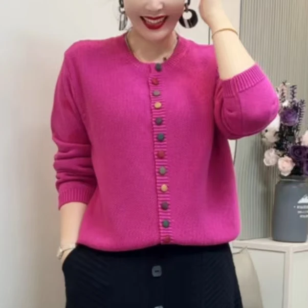 2025春秋款气质淑女装时尚百搭中年妈妈减龄彩色纽扣宽松针织小衫