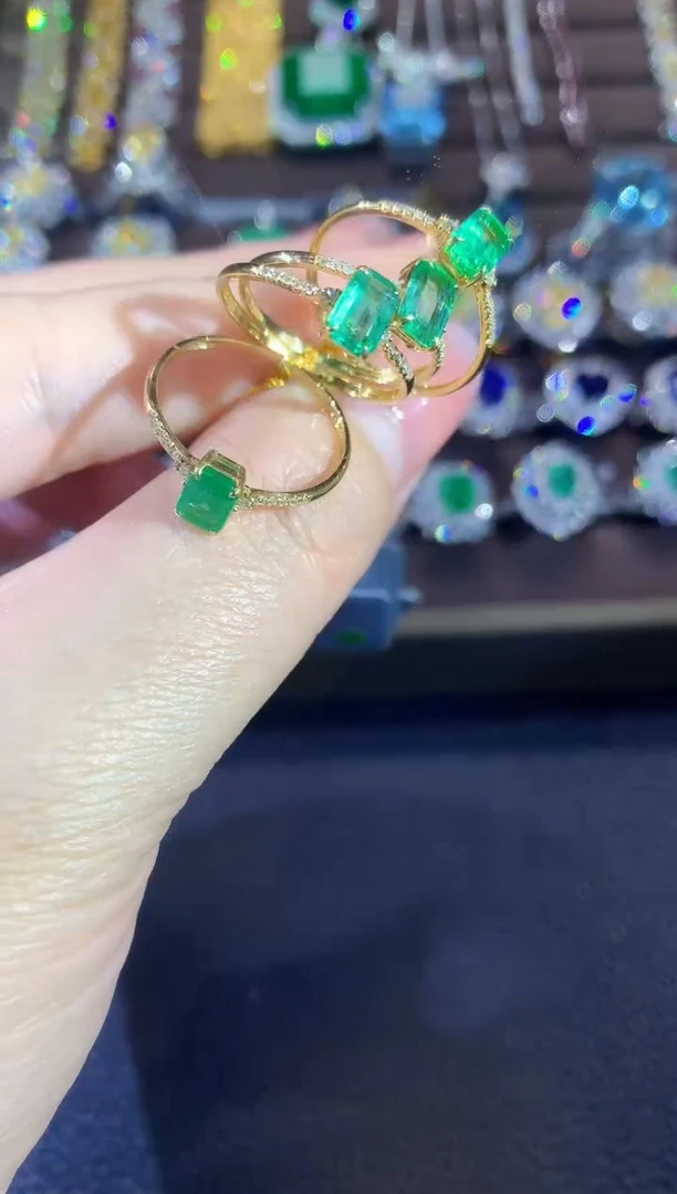 18K金镶嵌戒指祖母绿A2 多样性发货一件