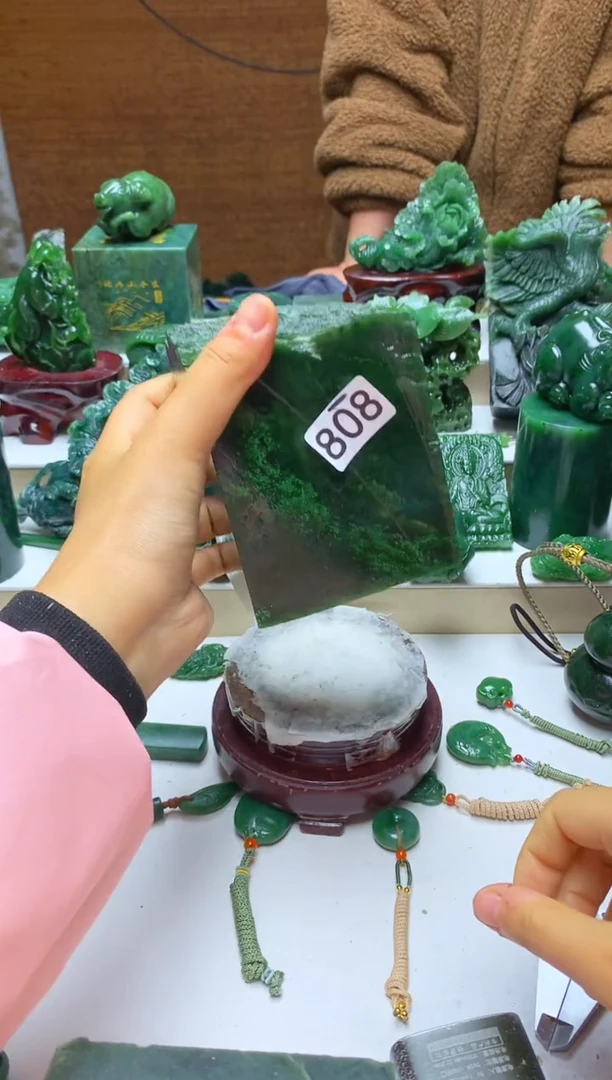 未镶嵌和田玉摆件1