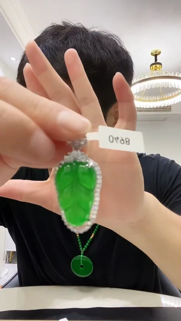 吊坠(赠链)银S925镶嵌翡翠D06