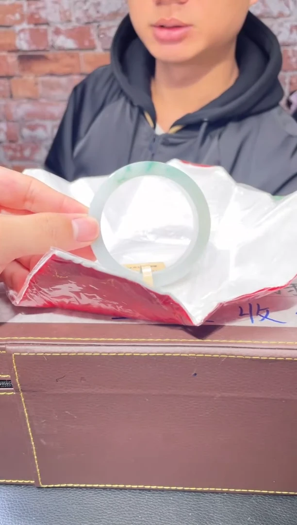 【闪购商品】定制翡翠手镯未镶嵌发一件/DDI02343