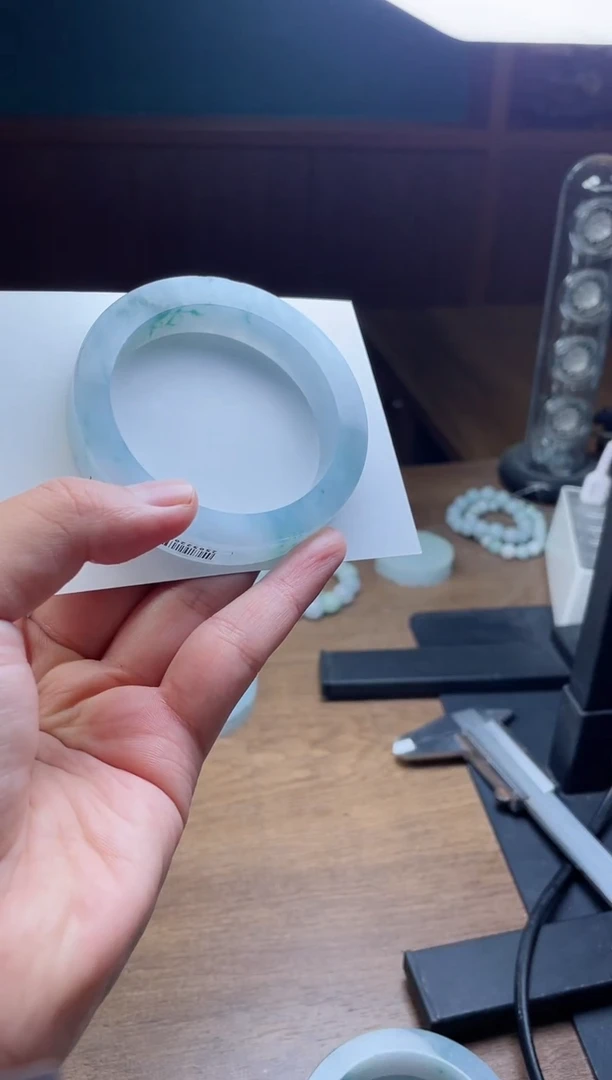 未镶嵌手镯定制翡翠撷***香定制