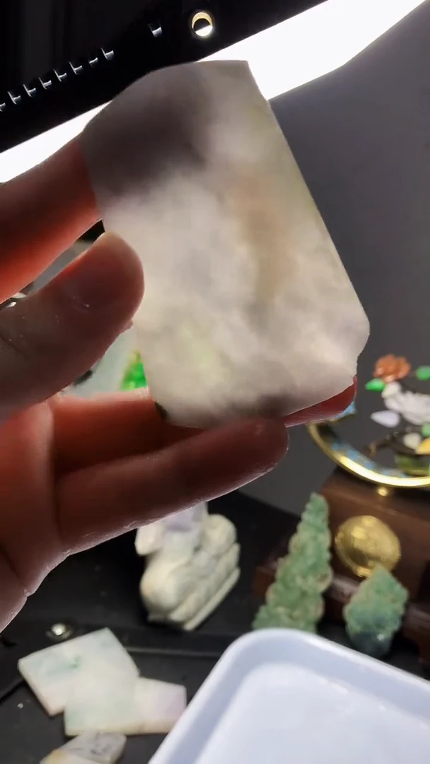 翡翠未镶嵌颈饰天然A货翡翠