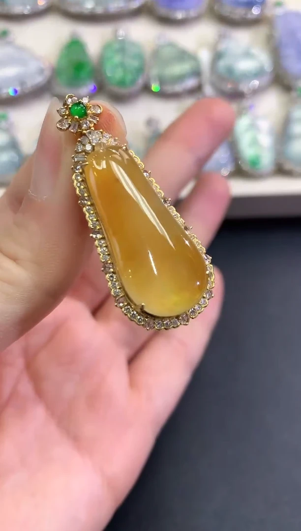【闪购商品】翡翠颈饰18K金镶嵌C54