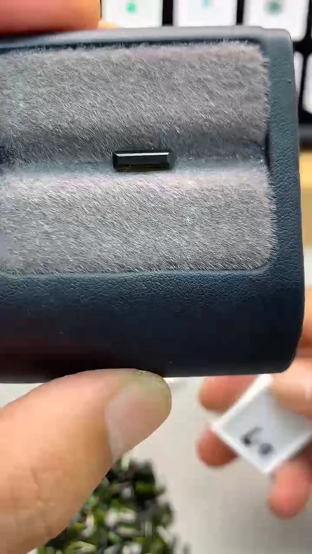 裸石未镶嵌碧玺0.9克拉