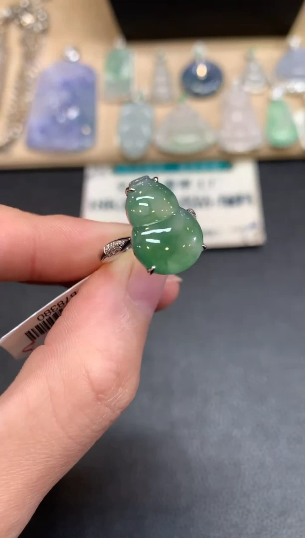 【闪购商品】翡翠戒指18K金镶嵌葫芦【无服务费】