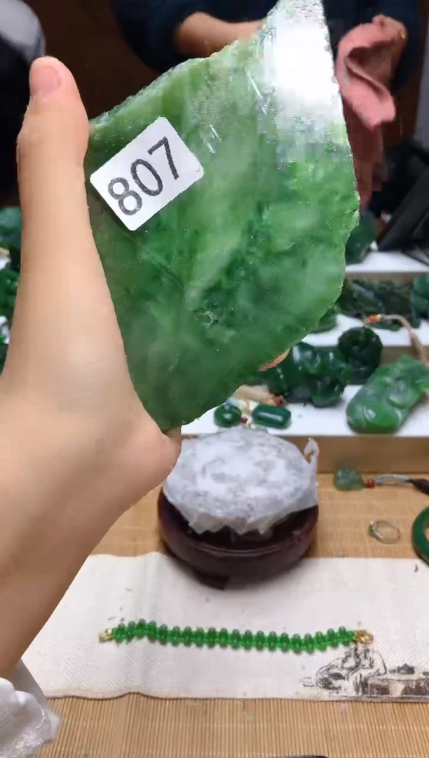 未镶嵌和田玉（碧玉）珠宝半成品1