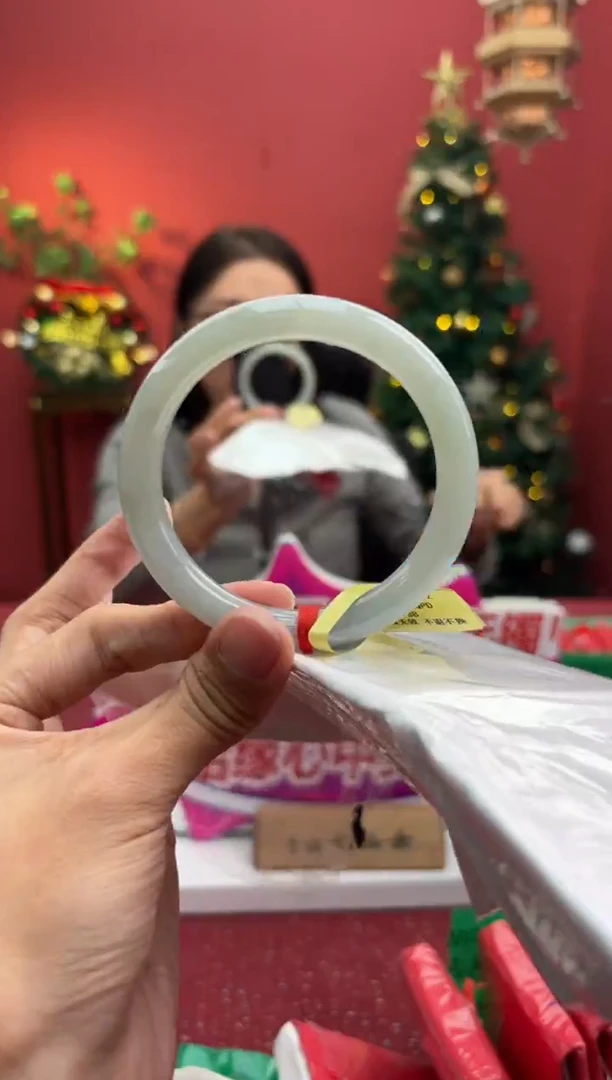 未镶嵌手镯（圆镯）翡翠翡翠手镯2