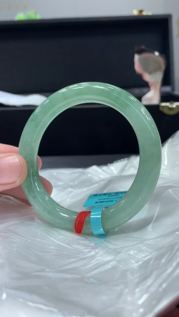 未镶嵌手镯翡翠翡翠手镯